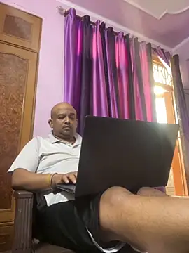 Snapshot of Dick_6inches chatting on October 11, 3:07 am Dick 6inches online show from October 11, 3:07 am