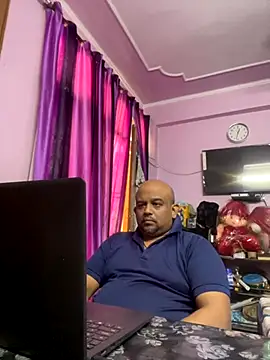 Snapshot of Dick_6inches chatting on November 9, 7:01 am Dick 6inches online show from November 9, 7:01 am