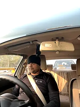 Snapshot of Dick_6inches chatting on November 18, 3:32 am Dick 6inches online show from November 18, 3:32 am