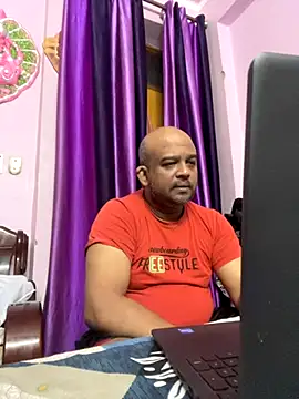 Snapshot of Dick_6inches chatting on October 6, 1:29 am Dick 6inches online show from October 6, 1:29 am