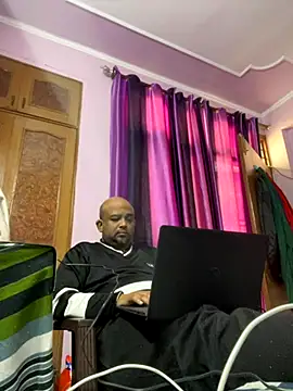 Snapshot of Dick_6inches chatting on November 29, 4:23 am Dick 6inches online show from November 29, 4:23 am