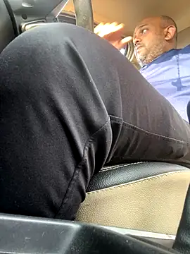 Snapshot of Dick_6inches chatting on November 2, 9:47 am Dick 6inches online show from November 2, 9:47 am