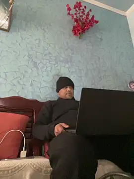 Dick 6inches online show from December 20, 8:06 am