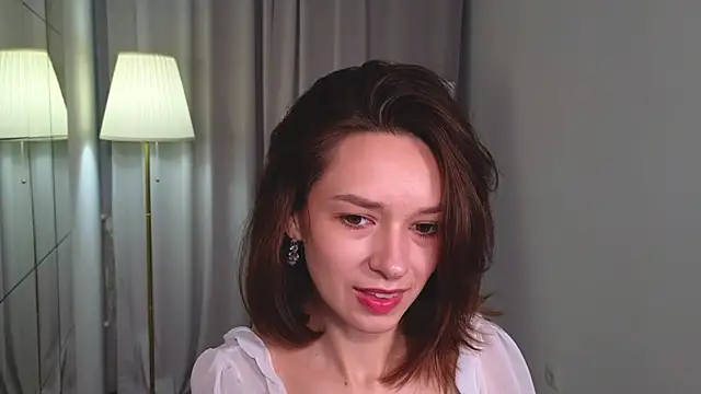 VivianLy  online show from December 27, 8:24 am