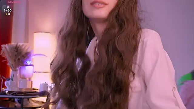 Snapshot of VivianLy_ chatting on June 11, 8:44 am VivianLy online show from June 11, 8:44 am