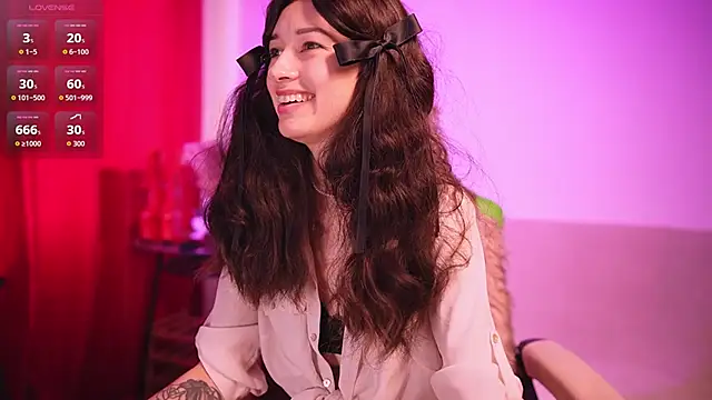 Snapshot of VivianLy_ chatting on June 27, 10:21 am VivianLy online show from June 27, 10:21 am