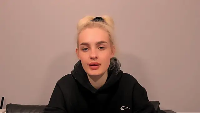 OliviaKisss online show from February 13, 8:20 pm