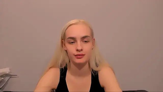 OliviaKisss online show from March 12, 7:51 pm