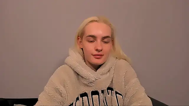 OliviaKisss online show from March 26, 8:18 pm