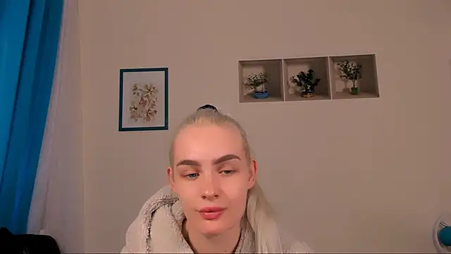 OliviaKisss online show from April 25, 1:36 pm