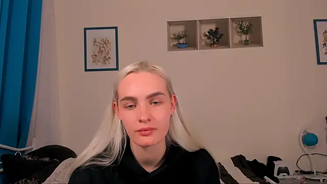 OliviaKisss online show from May 18, 7:07 pm