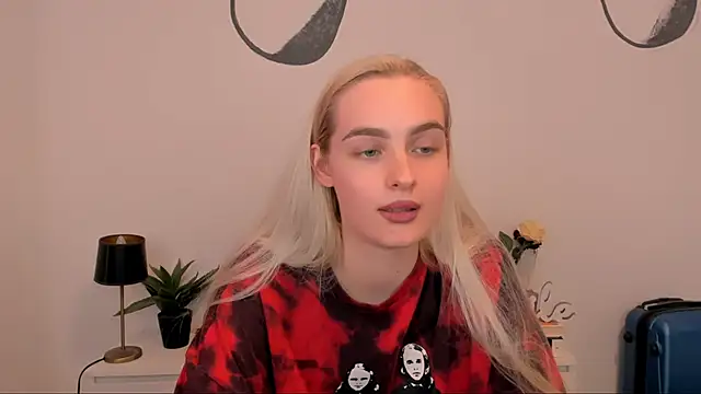 OliviaKisss online show from October 3, 8:32 pm