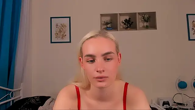 OliviaKisss online show from April 13, 5:50 pm