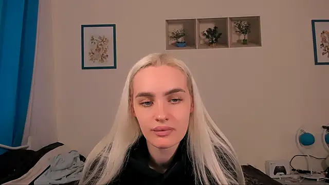 OliviaKisss online show from May 13, 1:07 pm