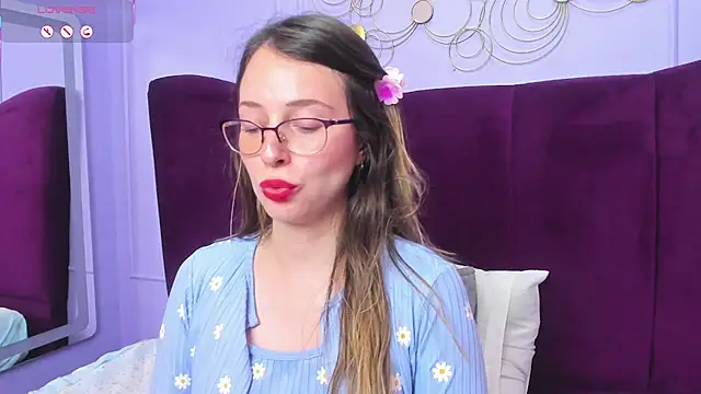 Snapshot of AmbeerWood_ chatting on March 5, 5:50 pm AmbeerWood online show from March 5, 5:50 pm