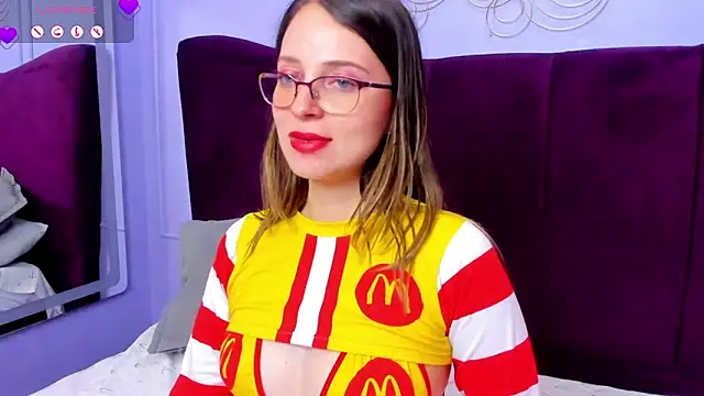 Snapshot of AmbeerWood_ chatting on March 9, 6:00 pm AmbeerWood online show from March 9, 6:00 pm
