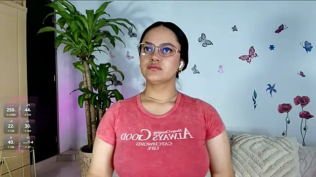 Snapshot of VICTORIABLACK_@xh chatting on June 8, 10:05 am VICTORIABLACK xh online show from June 8, 10:05 am