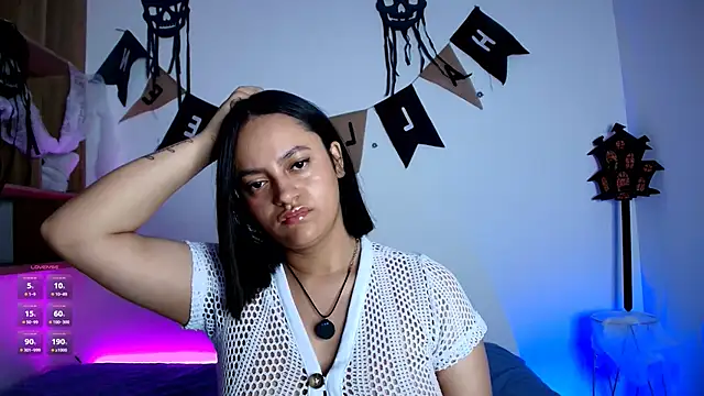 Snapshot of VICTORIABLACK_@xh chatting on October 10, 11:11 am VICTORIABLACK xh online show from October 10, 11:11 am