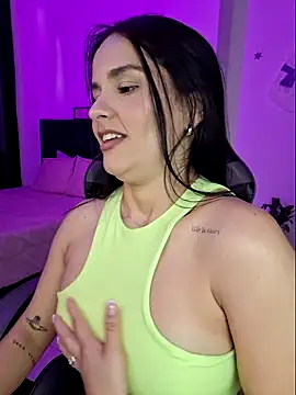 Snapshot of heyshaa chatting on February 15, 10:10 pm heyshaa online show from February 15, 10:10 pm