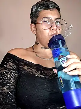 Yessi rousse online show from January 11, 11:33 pm