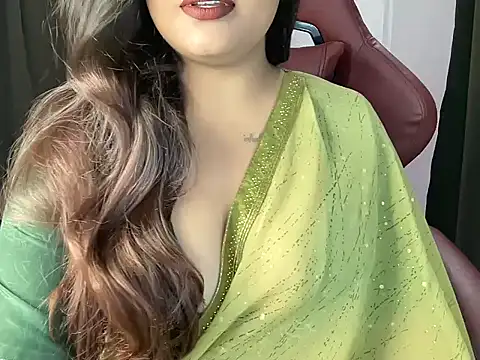 Snapshot of shanayaaa_1 chatting on June 30, 7:14 pm shanayaaa 1 online show from June 30, 7:14 pm