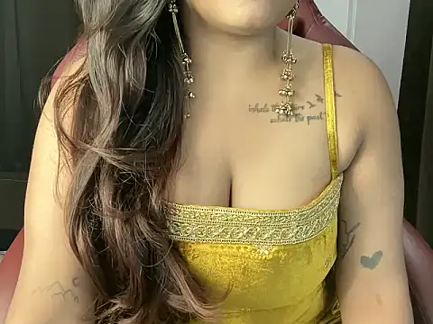 Snapshot of shanayaaa_1 chatting on July 15, 7:32 pm shanayaaa 1 online show from July 15, 7:32 pm