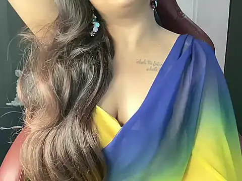 Snapshot of shanayaaa_1 chatting on July 1, 7:14 pm shanayaaa 1 online show from July 1, 7:14 pm
