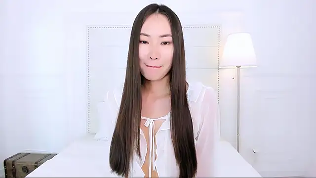 Snapshot of NaomiYuu chatting on May 27, 10:44 am NaomiYuu online show from May 27, 10:44 am