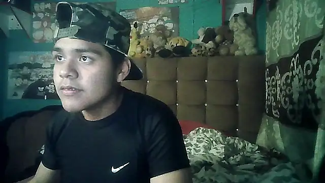 Snapshot of Valesh20 chatting on November 7, 2:38 am Valesh20 online show from November 7, 2:38 am