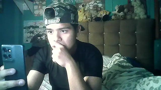 Snapshot of Valesh20 chatting on October 28, 12:11 am Valesh20 online show from October 28, 12:11 am