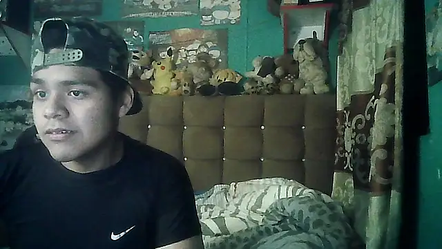 Snapshot of Valesh20 chatting on November 12, 12:15 am Valesh20 online show from November 12, 12:15 am