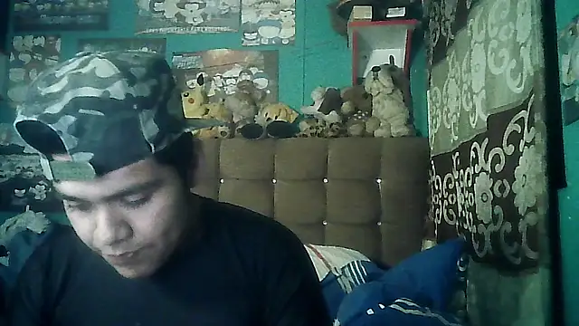 Snapshot of Valesh20 chatting on November 22, 2:32 am Valesh20 online show from November 22, 2:32 am