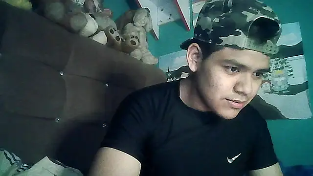 Snapshot of Valesh20 chatting on October 8, 1:40 am Valesh20 online show from October 8, 1:40 am