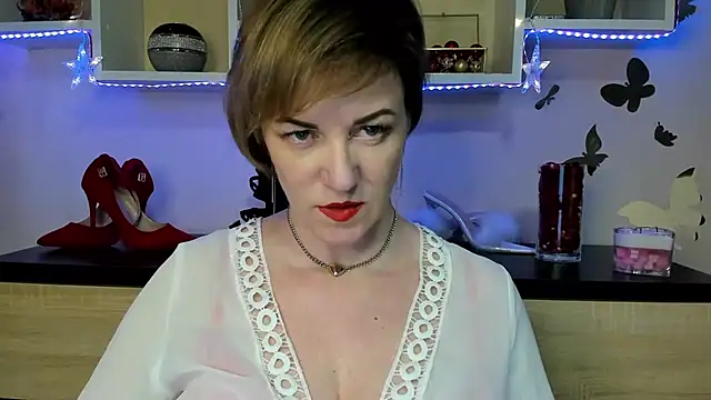 Snapshot of feliziaDesire chatting on February 14, 10:49 am feliziaDesire online show from February 14, 10:49 am