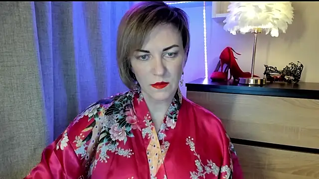Snapshot of feliziaDesire chatting on October 2, 1:14 pm feliziaDesire online show from October 2, 1:14 pm
