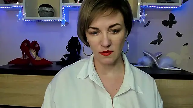 Snapshot of feliziaDesire chatting on February 15, 10:11 am feliziaDesire online show from February 15, 10:11 am