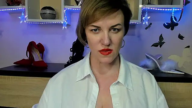 Snapshot of feliziaDesire chatting on February 23, 9:05 pm feliziaDesire online show from February 23, 9:05 pm