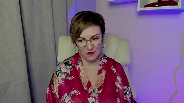 feliziaDesire online show from June 19, 8:20 am