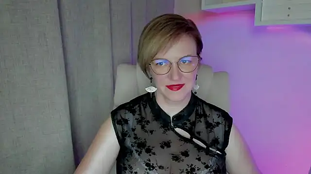 feliziaDesire online show from August 2, 12:58 pm