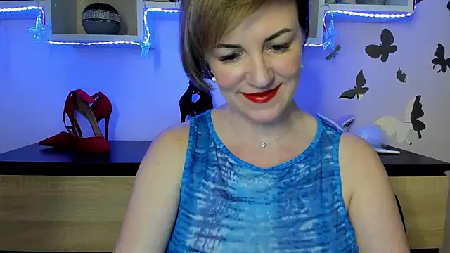 Snapshot of feliziaDesire chatting on March 12, 11:54 am feliziaDesire online show from March 12, 11:54 am