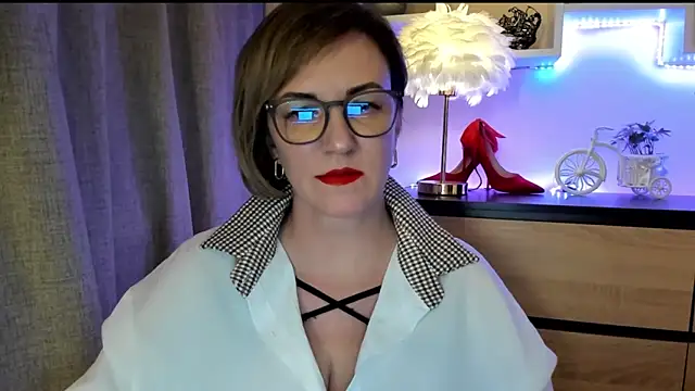 Snapshot of feliziaDesire chatting on October 9, 12:49 pm feliziaDesire online show from October 9, 12:49 pm