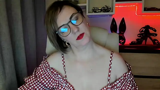 feliziaDesire online show from December 5, 1:10 pm