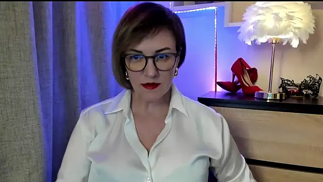 Snapshot of feliziaDesire chatting on September 29, 1:06 pm feliziaDesire online show from September 29, 1:06 pm