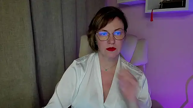 feliziaDesire online show from May 18, 6:12 pm