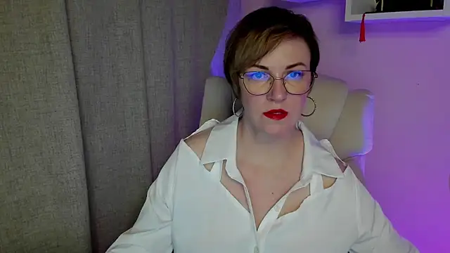 feliziaDesire online show from June 7, 6:07 am