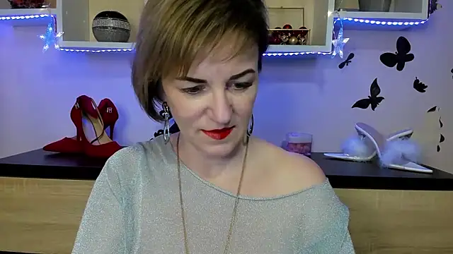 Snapshot of feliziaDesire chatting on February 11, 1:41 pm feliziaDesire online show from February 11, 1:41 pm