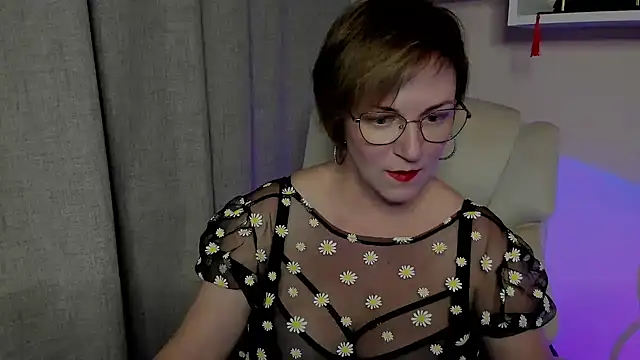 feliziaDesire online show from June 12, 4:27 pm