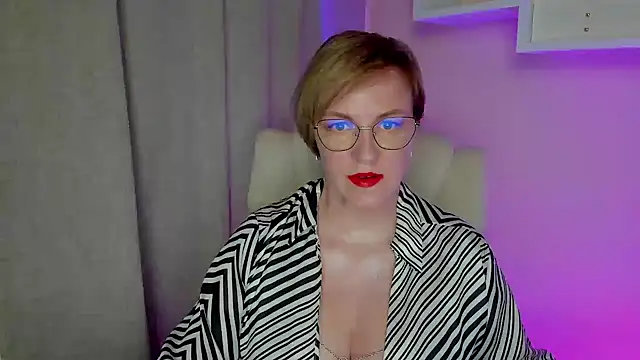 feliziaDesire online show from August 5, 12:54 pm