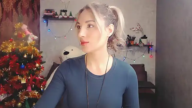 Snapshot of MillaXQueen chatting on January 6, 5:41 am MillaXQueen online show from January 6, 5:41 am