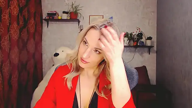 Snapshot of MillaXQueen chatting on March 15, 5:15 pm MillaXQueen online show from March 15, 5:15 pm